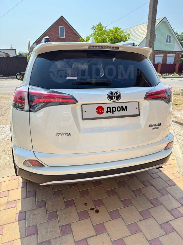 SUV   Toyota RAV4 2017 , 2900000 , 