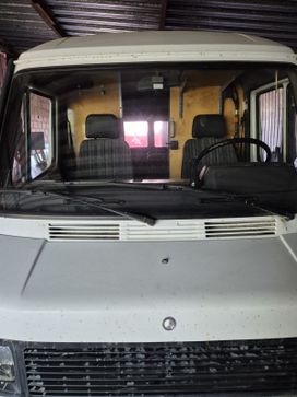  Mercedes-Benz 210D 1993 , 500000 , 
