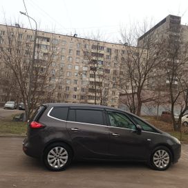    Opel Zafira 2013 , 875000 , 