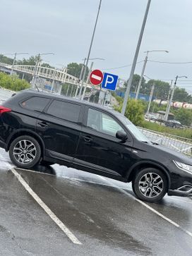 SUV   Mitsubishi Outlander 2016 , 2000000 , 