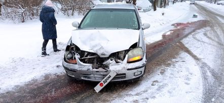    Nissan Tino 2001 , 150000 , 