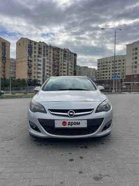 Универсал Opel Astra 2013 года, 900000 рублей, Симферополь