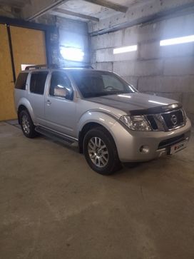 SUV   Nissan Pathfinder 2011 , 2200000 , 
