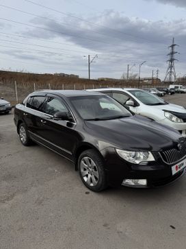 Лифтбек Skoda Superb 2012 года, 999999 рублей, Красноярск