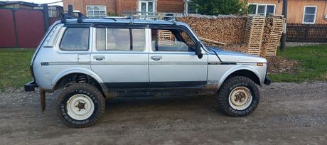 SUV    4x4 2131  2006 , 750000 , 