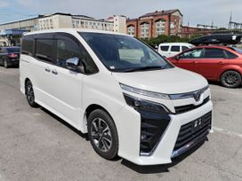    Toyota Voxy 2018 , 2320000 , 