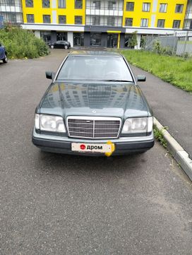  Mercedes-Benz E-Class 1994 , 800000 , -