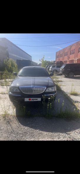  Lincoln Town Car 2004 , 400000 , 