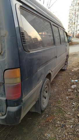    Toyota Hiace 2001 , 330000 , 