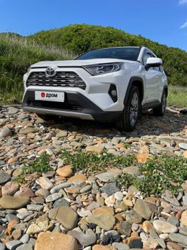 SUV   Toyota RAV4 2021 , 3850000 , 