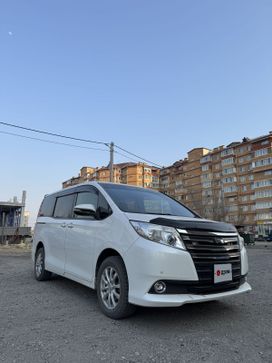    Toyota Noah 2014 , 1860000 , 