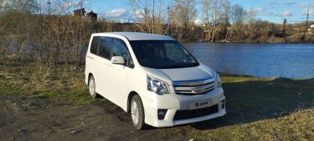    Toyota Noah 2011 , 1580000 , 