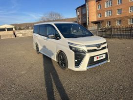    Toyota Voxy 2018 , 2400000 , 