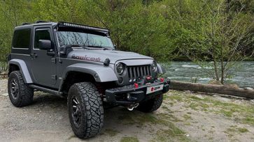  3  Jeep Wrangler 2011 , 3700000 , 