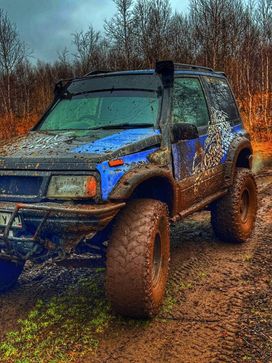  3  Suzuki Escudo 1993 , 300000 , 