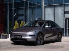  Model Y, 2025