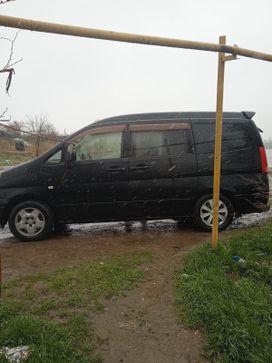    Nissan Serena 2002 , 570000 , --