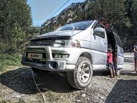    Toyota Hiace Regius 1999 , 620000 , 
