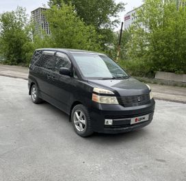    Toyota Voxy 2002 , 935000 , 