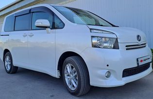    Toyota Voxy 2008 , 1500000 , 