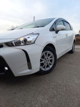    Toyota Prius Alpha 2015 , 1690000 , 