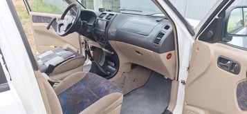  Terrano II 2000