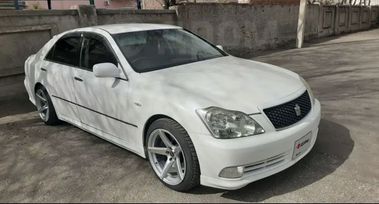  Toyota Crown 2004 , 900000 , 