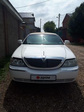  Lincoln Town Car 2003 , 1400000 , 