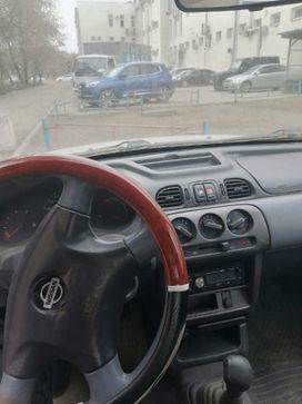  Nissan Micra 2002 , 198000 , 