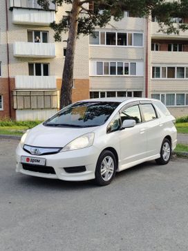  Honda Fit Shuttle 2012 , 1100000 , 