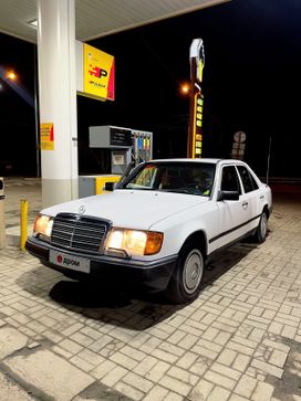 Mercedes-Benz E-Class 1989 , 810000 , 