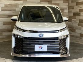    Toyota Voxy 2022 , 1970000 , 
