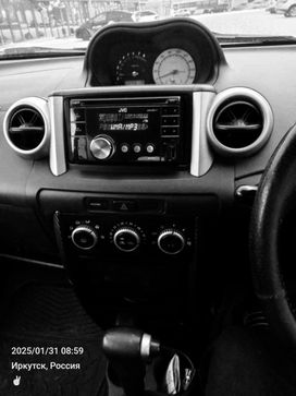  Toyota ist 2002 , 490000 , 