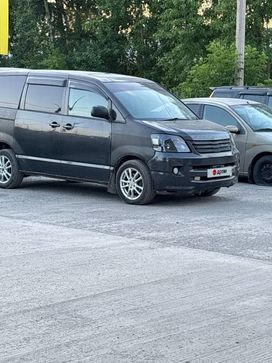    Toyota Noah 2003 , 530000 , 