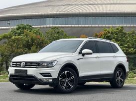 SUV   Volkswagen Tiguan L 2021 , 1890000 , 
