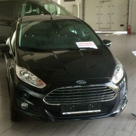 Ford Fiesta 2015 , 900000 , 