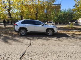 SUV   Toyota RAV4 2020 , 3175000 , 