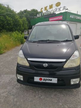    Nissan Serena 2004 , 700000 , 