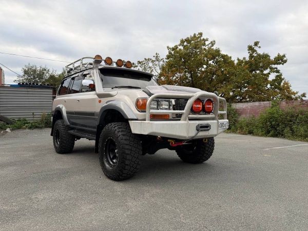 SUV   Toyota Land Cruiser 1996 , 5850000 , 
