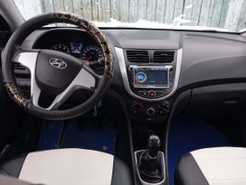  Hyundai Solaris 2012 , 600000 , 