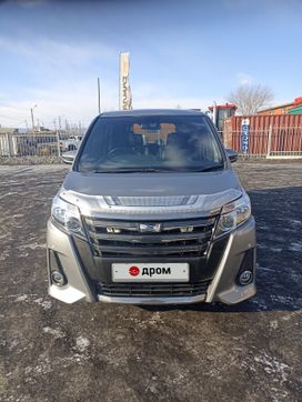    Toyota Noah 2017 , 2250000 , 