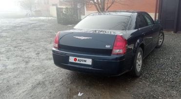  Chrysler 300C 2004 , 700000 , 
