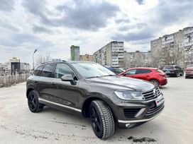 SUV   Volkswagen Touareg 2015 , 2450000 , 