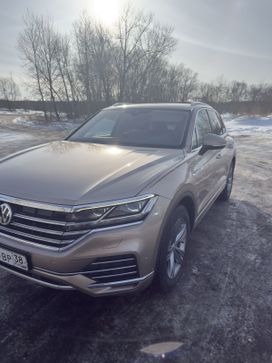 SUV   Volkswagen Touareg 2018 , 5300000 , 