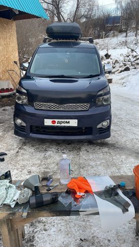    Toyota Voxy 2011 , 1830000 , -
