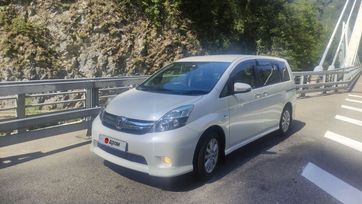    Toyota Isis 2013 , 1575000 , 