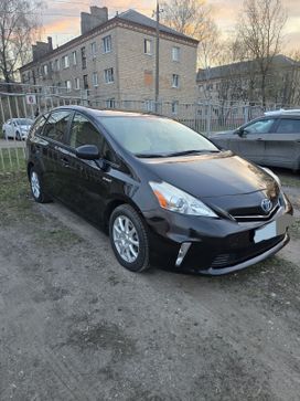    Toyota Prius v 2014 , 1750000 , 