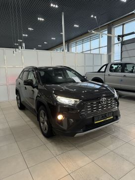 SUV   Toyota RAV4 2021 , 4300000 , 
