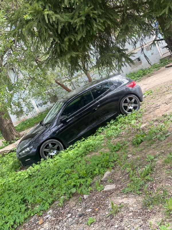  3  Volkswagen Scirocco 2009 , 1100000 , 