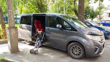    Honda Stepwgn 2015 , 2350000 , 